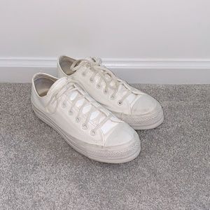 Converse – Chuck Taylor All Star Lift Platform Vintage White Leather — like new